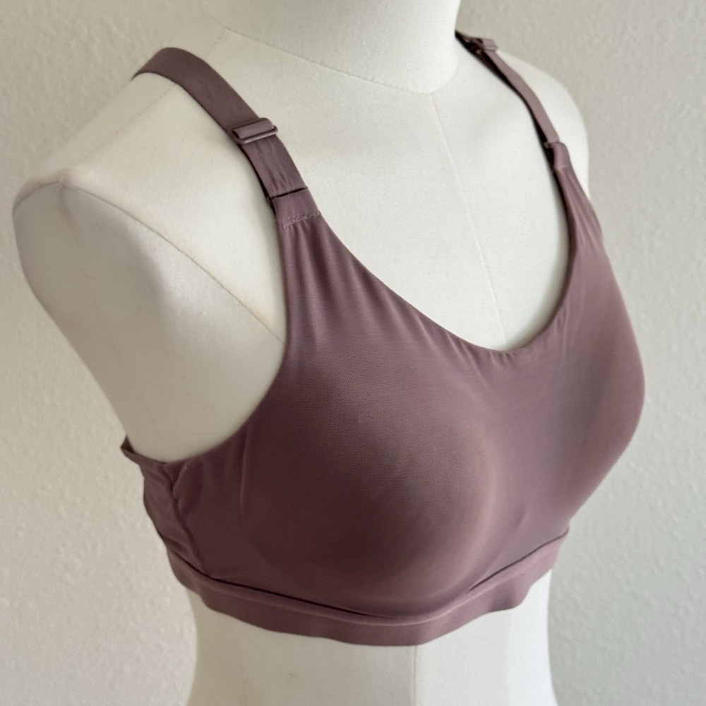 Victoria's Secret Sport Plum 36B Lightweight Wireless Padded Sport Bra VS